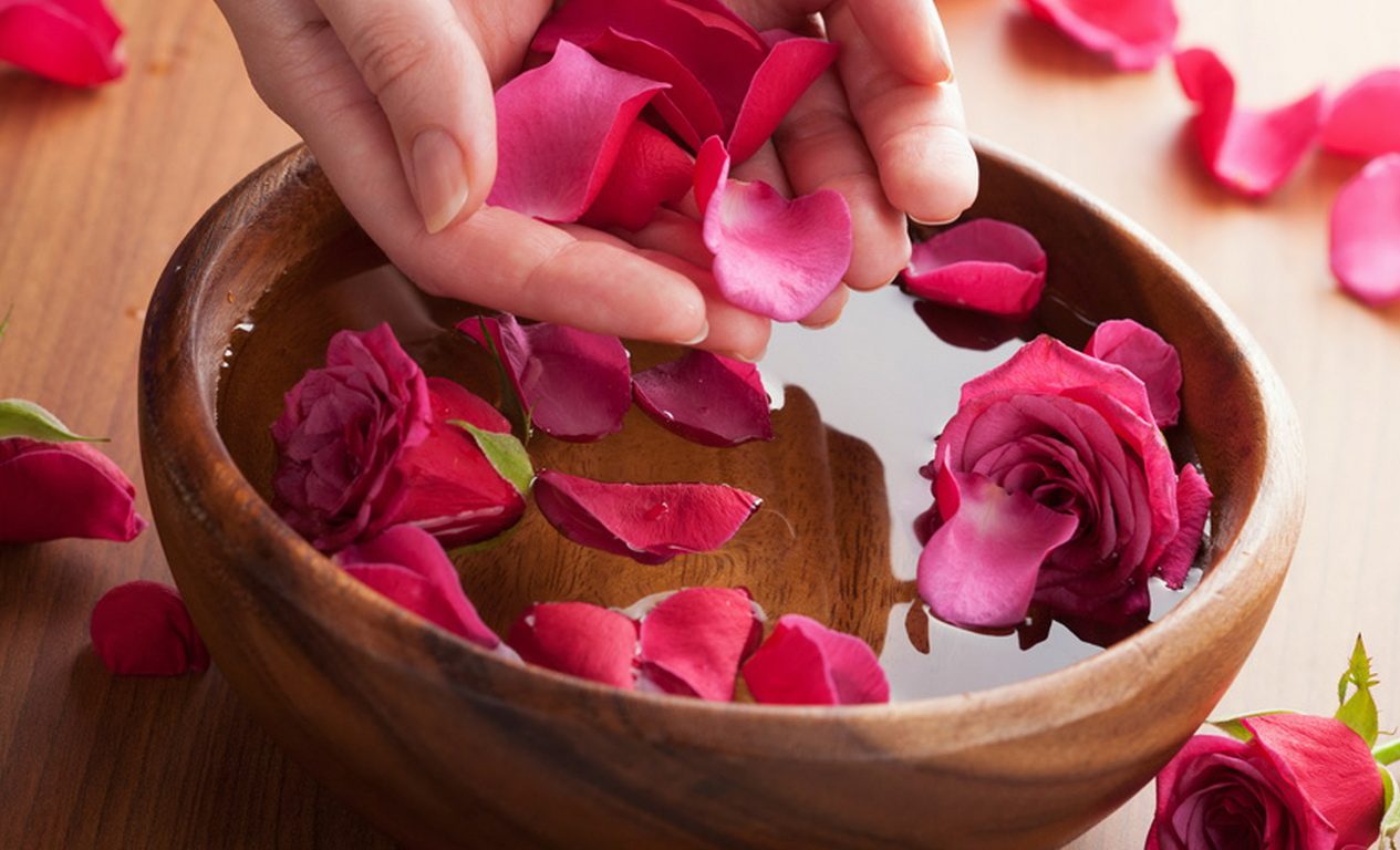 Beneficios naturales de las rosas en la piel